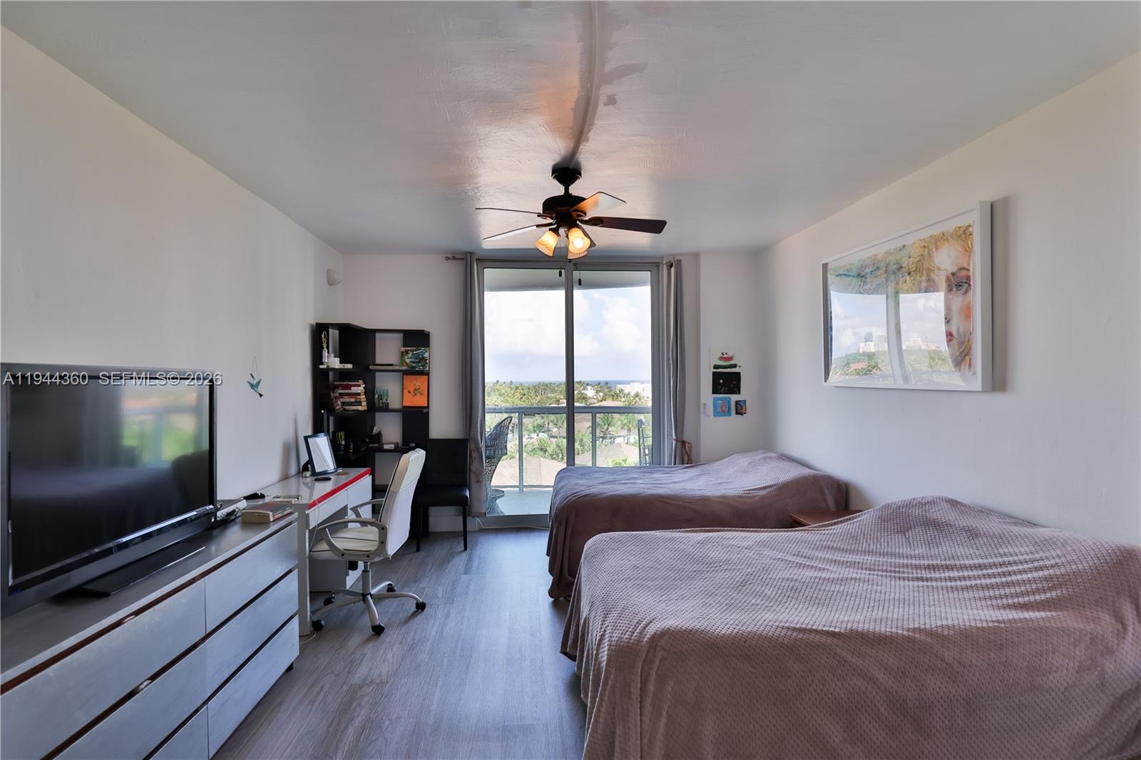 19380 Collins Ave # 726