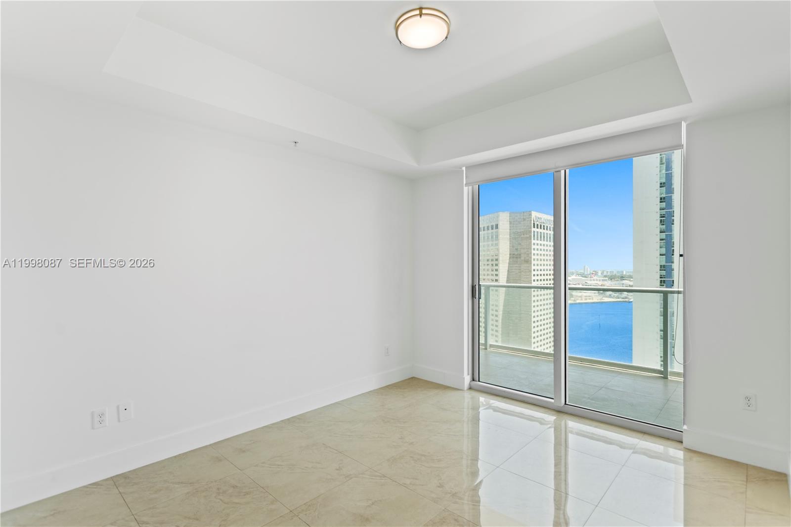 300 S Biscayne Blvd # 2414 Unit: T-2414