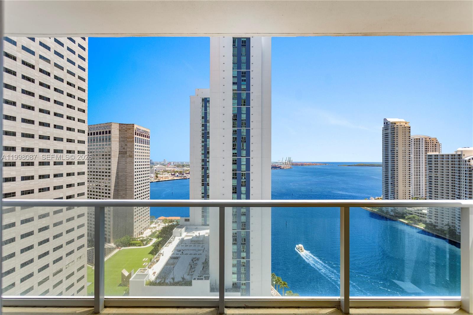 300 S Biscayne Blvd # 2414 Unit: T-2414