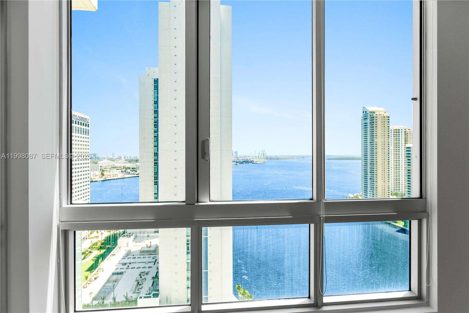 300 S Biscayne Blvd # 2414 Unit: T-2414