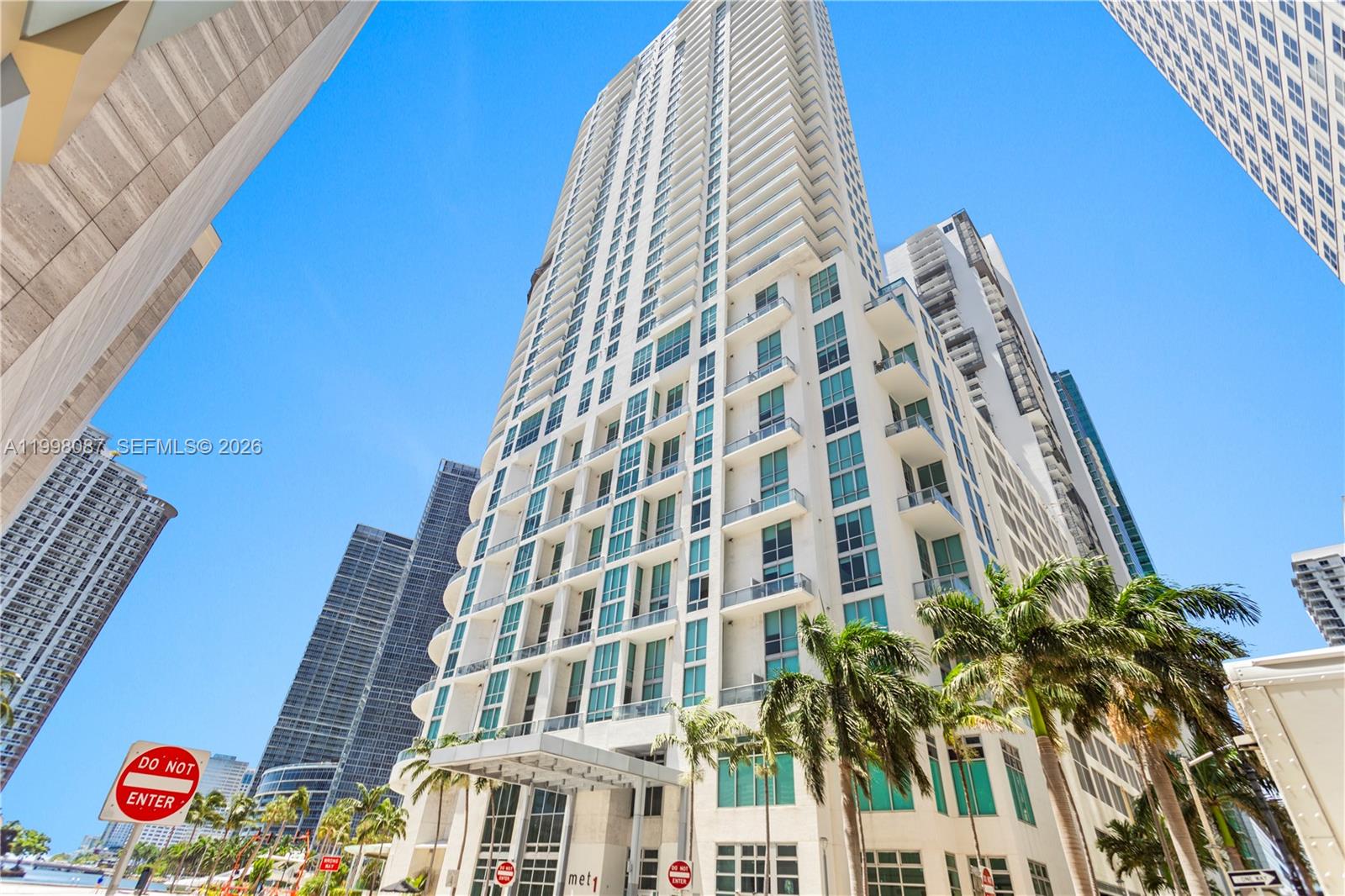 300 S Biscayne Blvd # 2414 Unit: T-2414