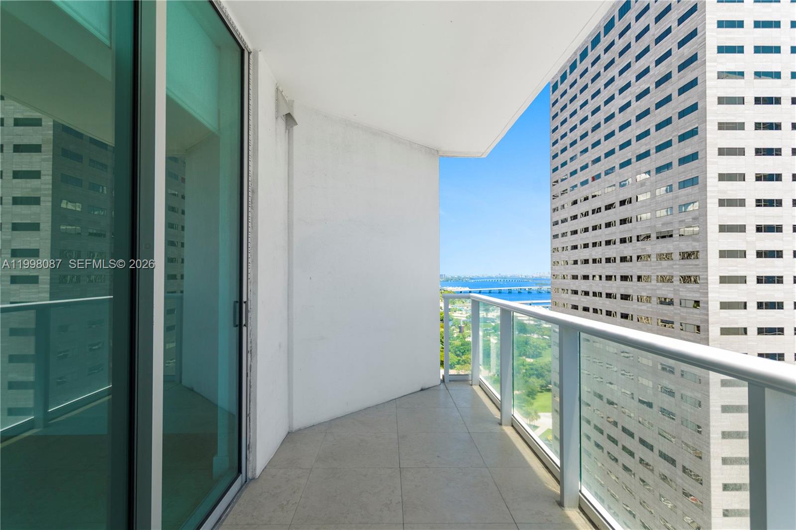 300 S Biscayne Blvd # 2414 Unit: T-2414