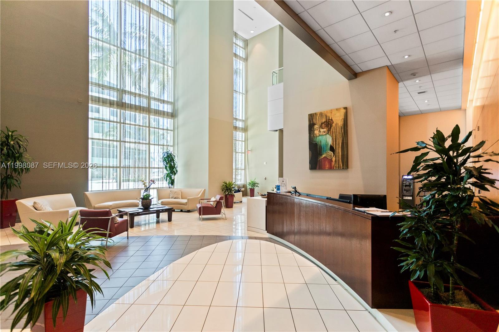 300 S Biscayne Blvd # 2414 Unit: T-2414