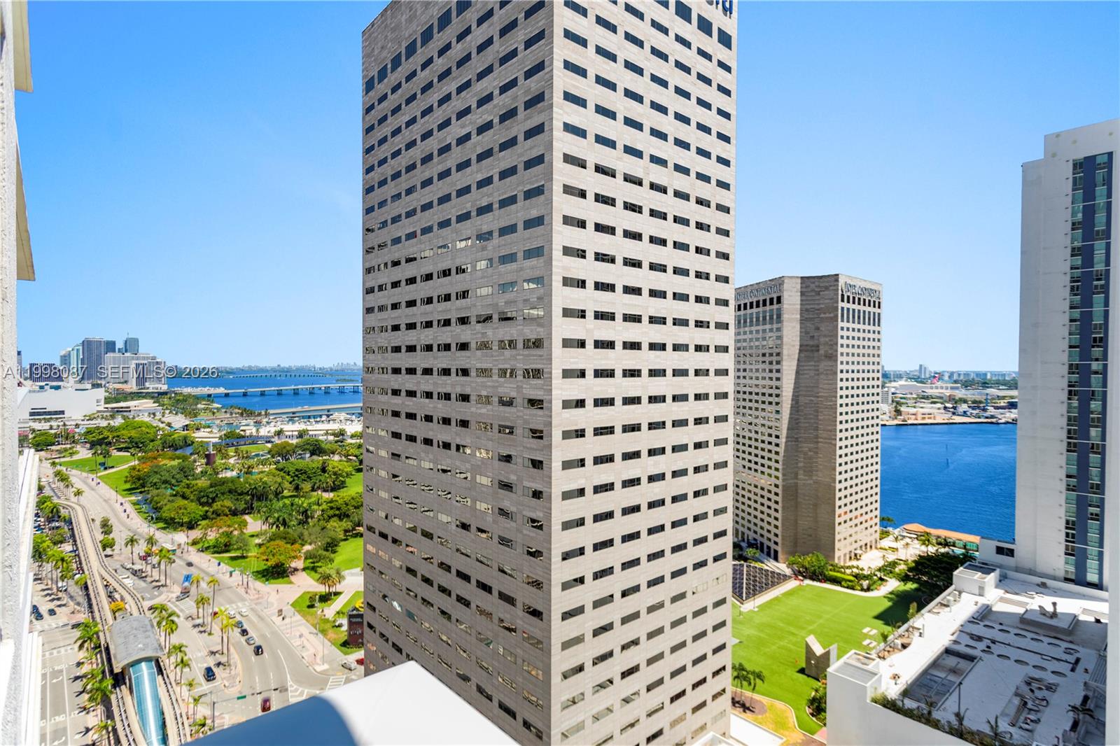 300 S Biscayne Blvd # 2414 Unit: T-2414