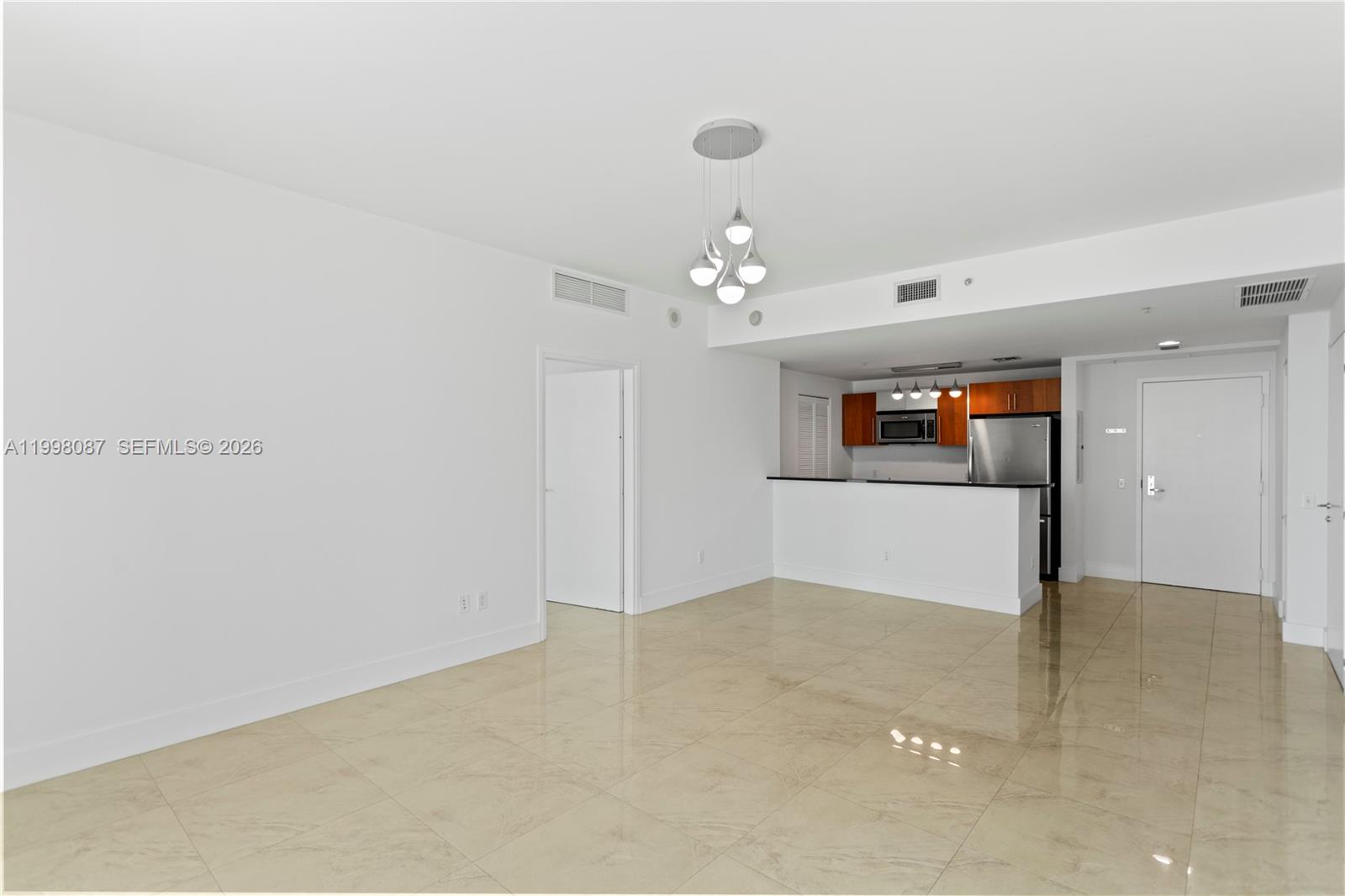 300 S Biscayne Blvd # 2414 Unit: T-2414