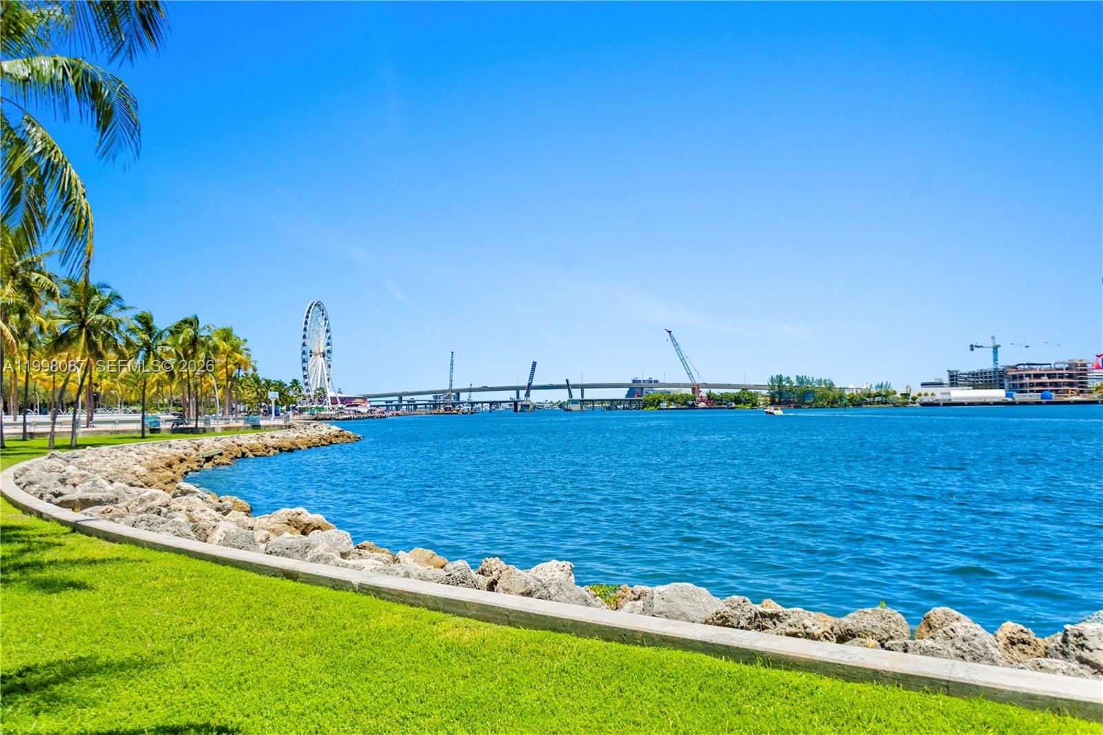 300 S Biscayne Blvd # 2414 Unit: T-2414