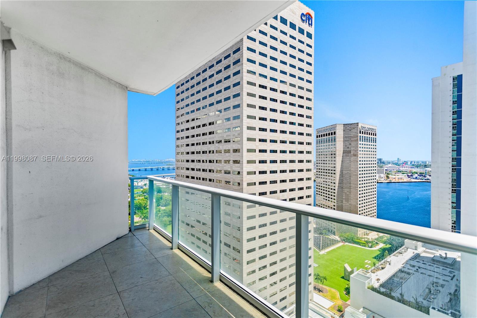 300 S Biscayne Blvd # 2414 Unit: T-2414