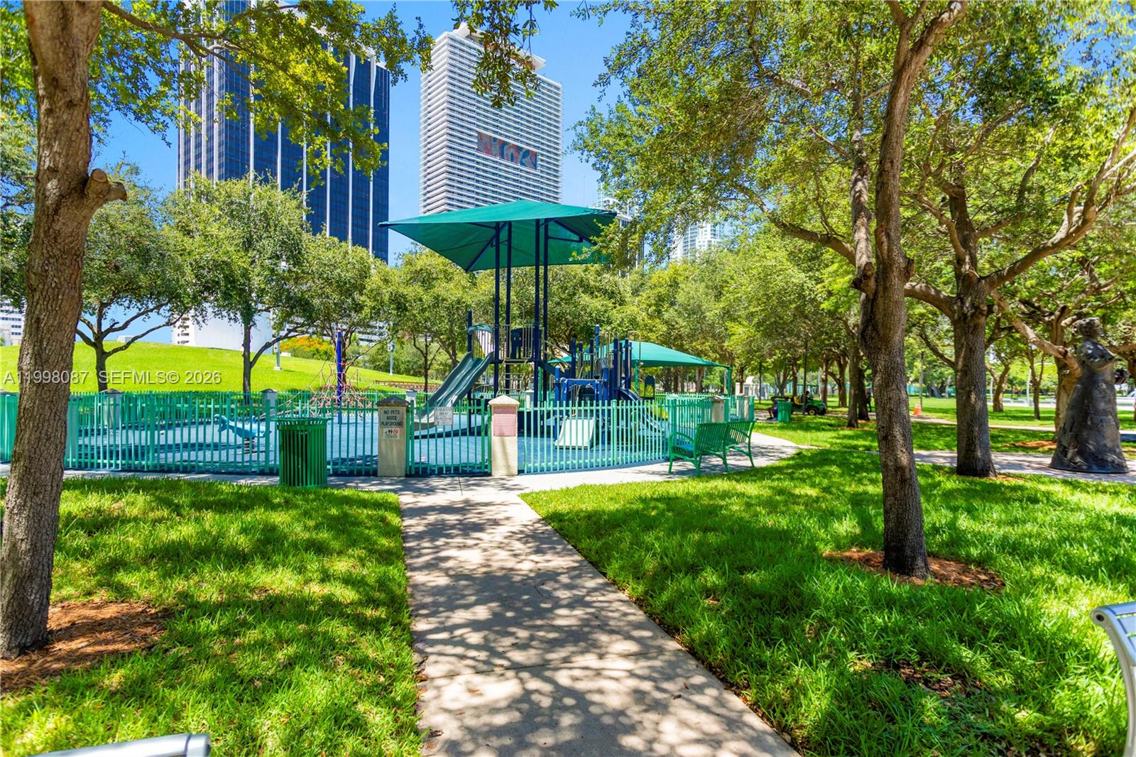 300 S Biscayne Blvd # 2414 Unit: T-2414