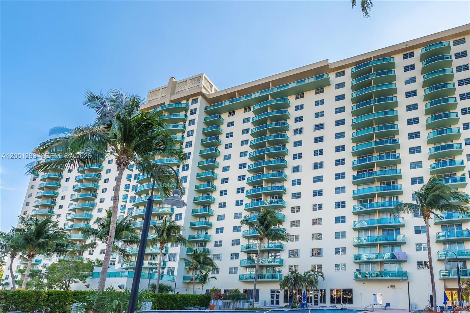 19390 Collins Ave # 17 Unit: PH-17