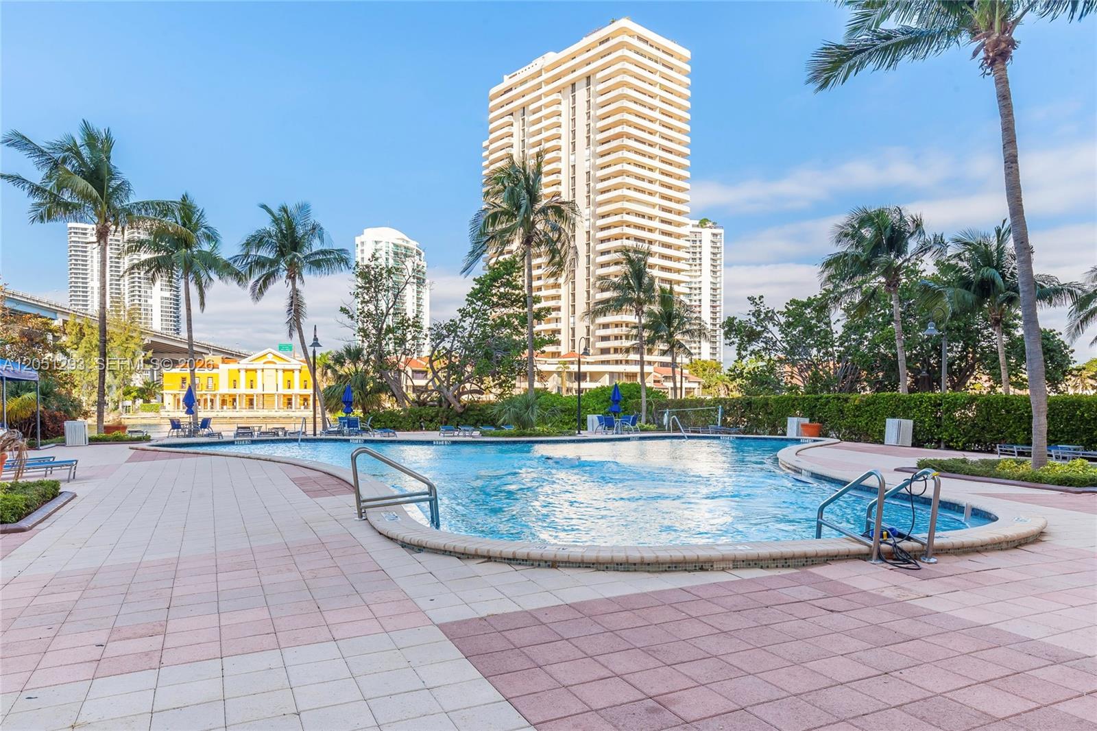 19390 Collins Ave # 17 Unit: PH-17
