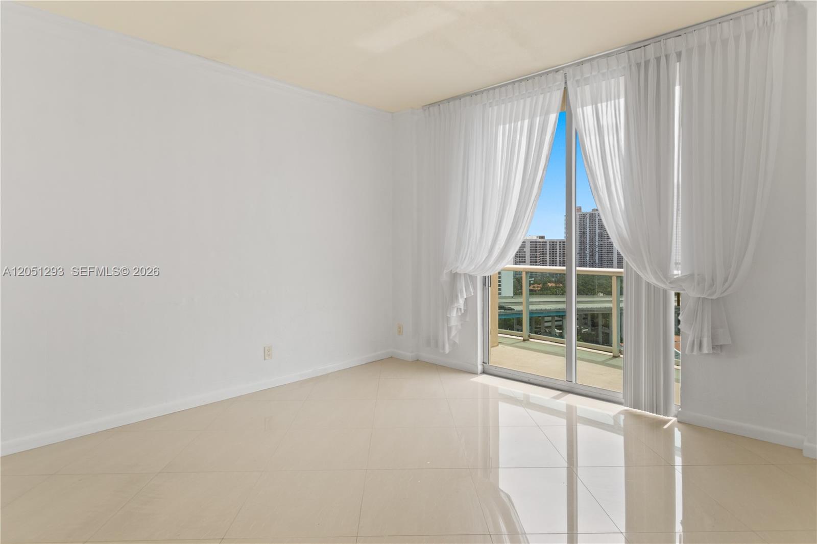19390 Collins Ave # 17 Unit: PH-17