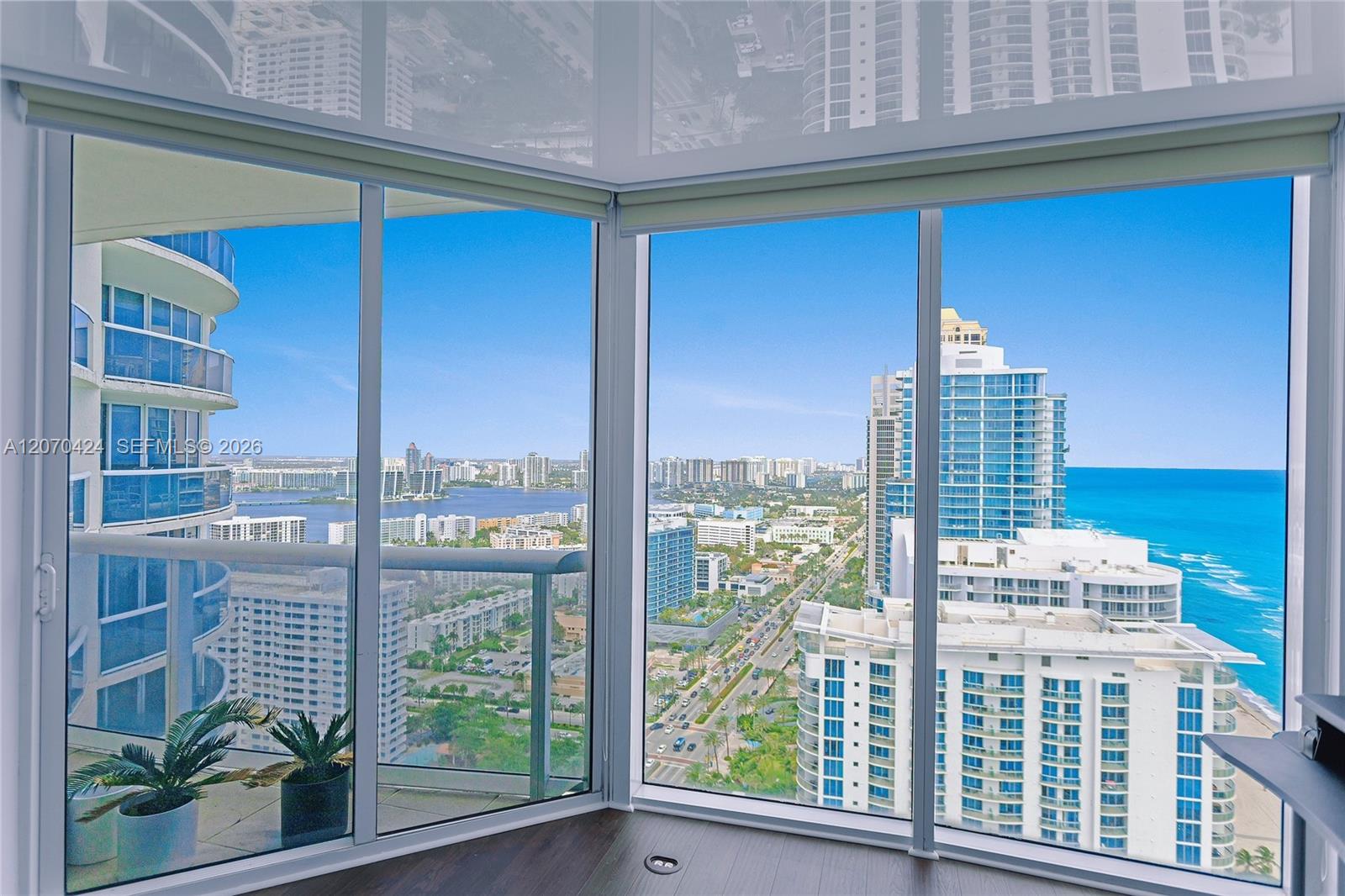 17201 Collins Ave # 3502
