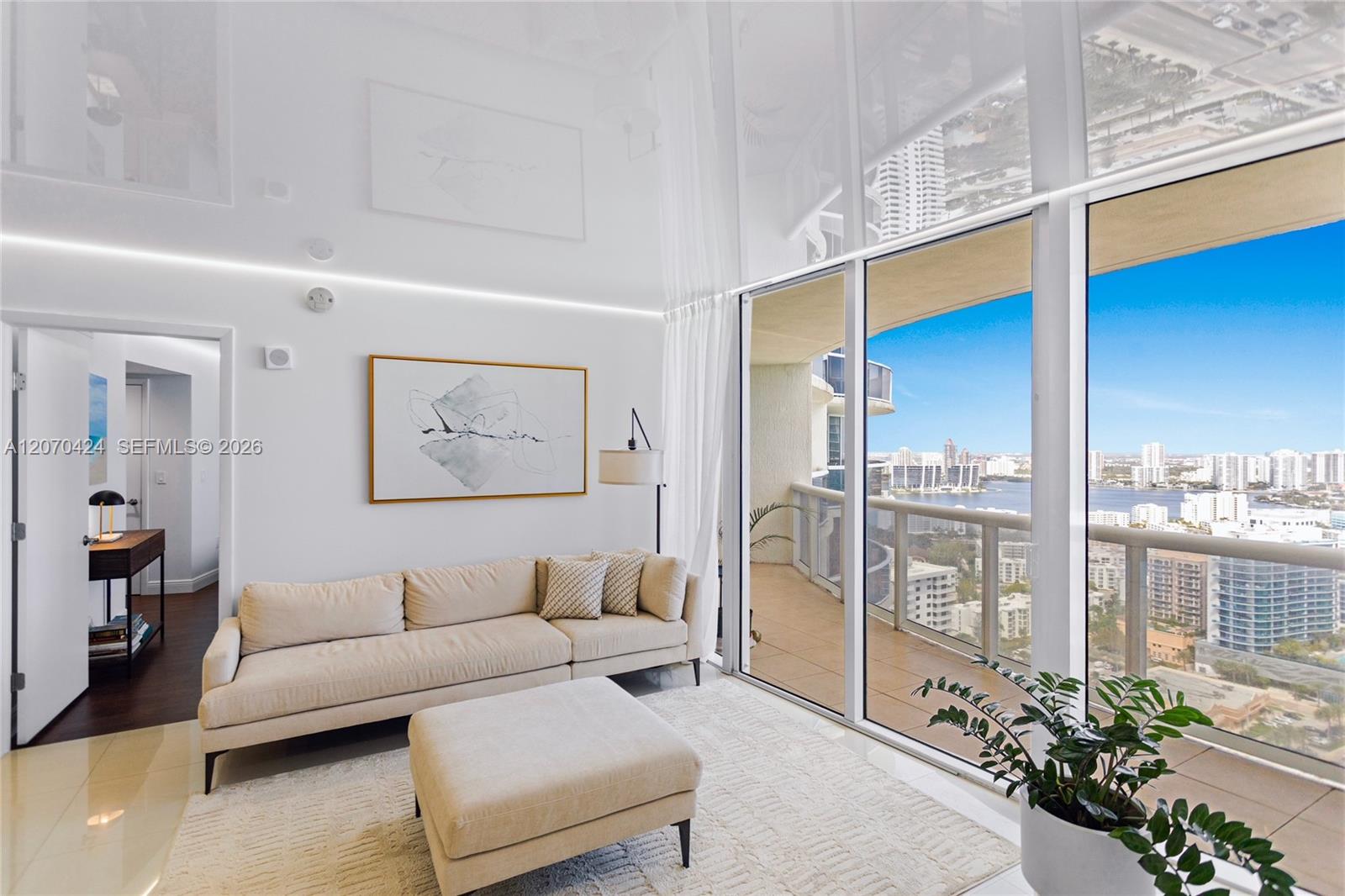 17201 Collins Ave # 3502