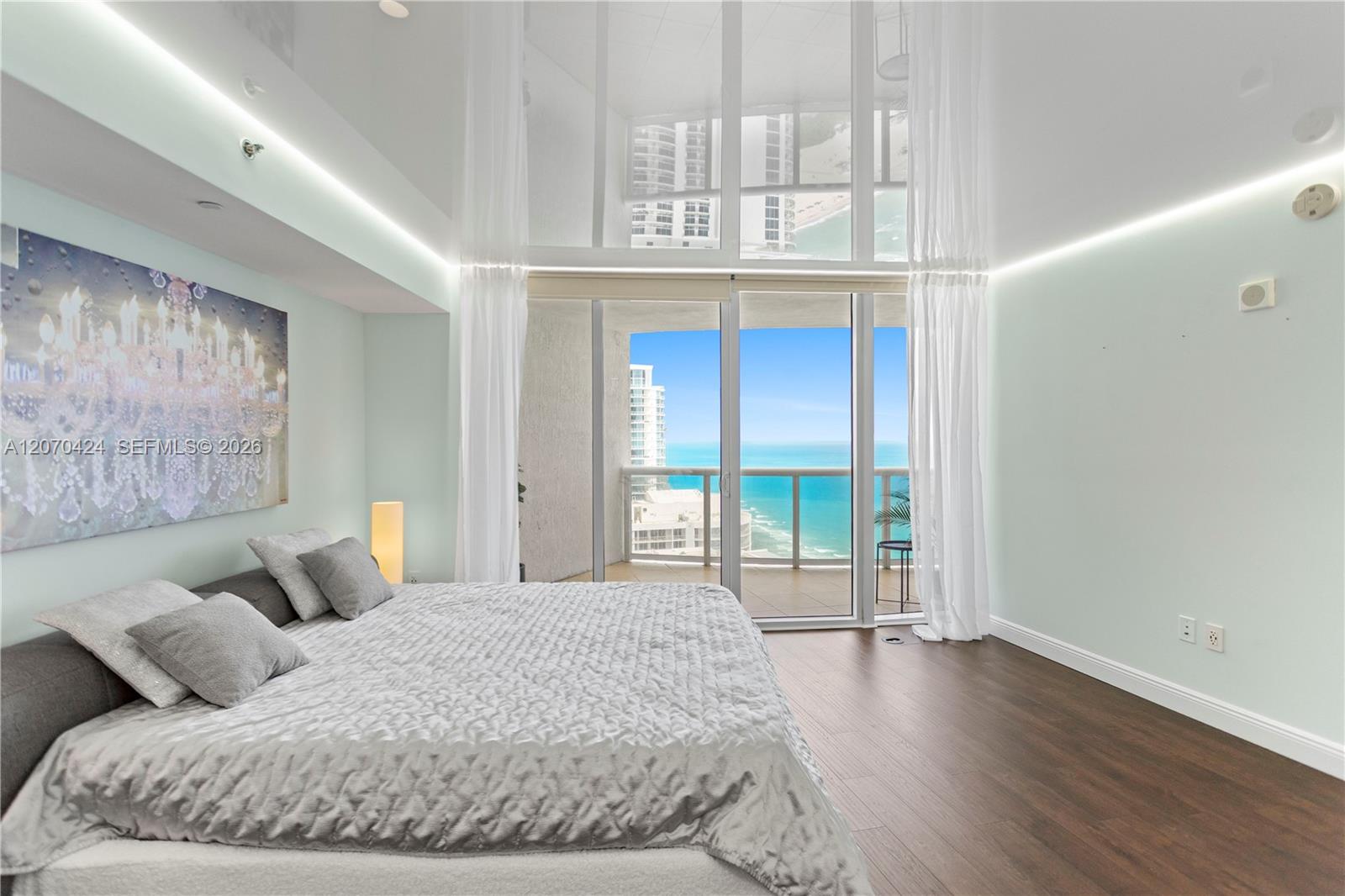 17201 Collins Ave # 3502