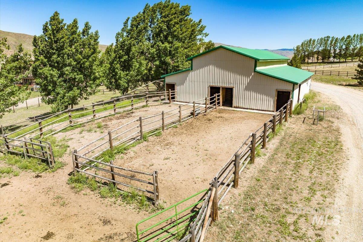 7 Spring Creek Rd