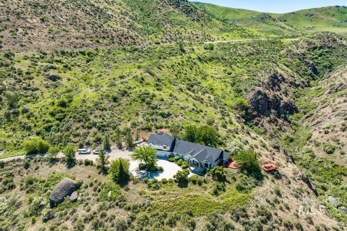 7 Spring Creek Rd