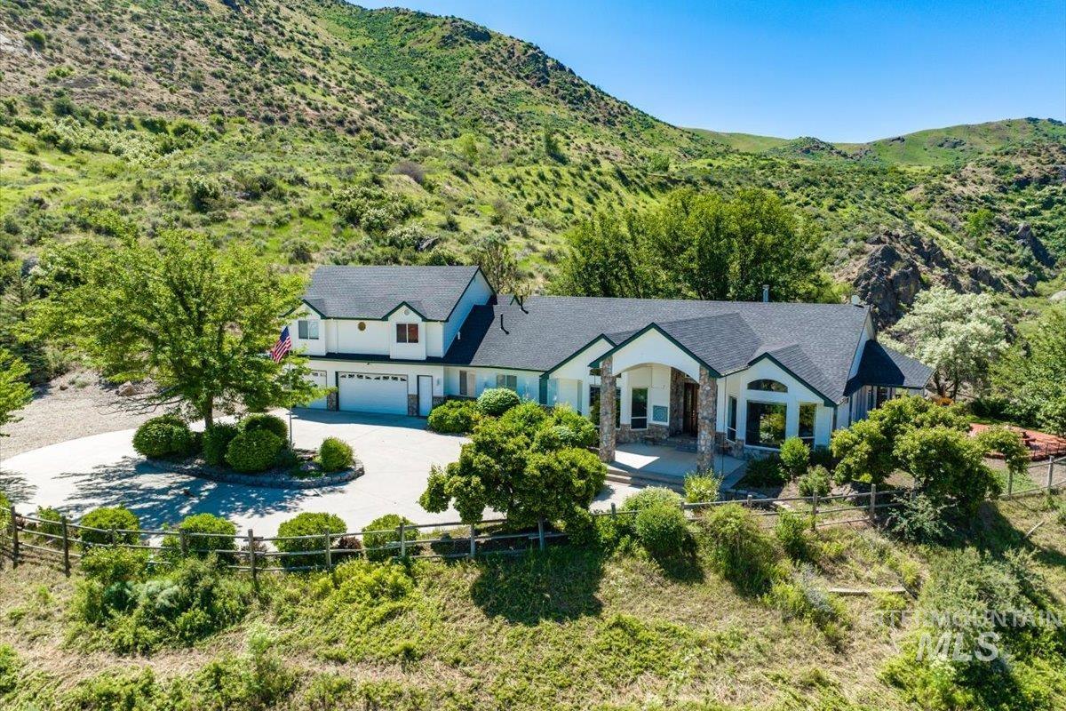7 Spring Creek Rd