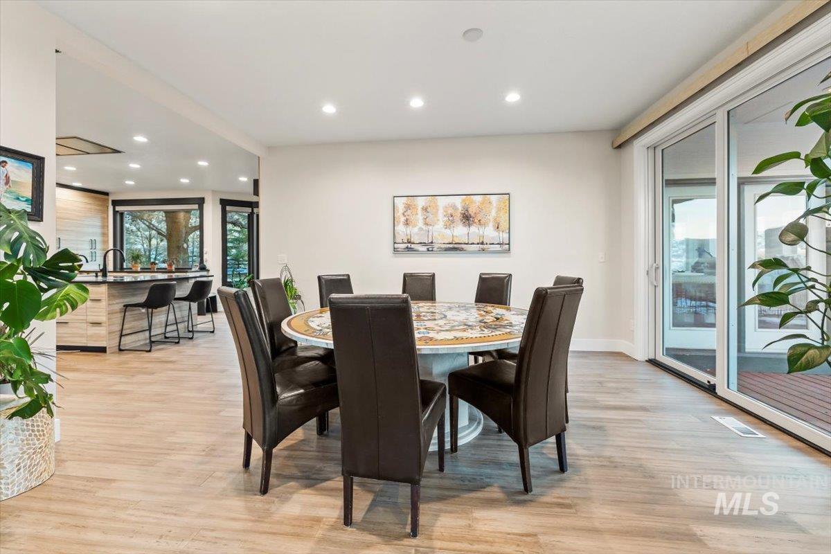 7 Spring Creek Rd