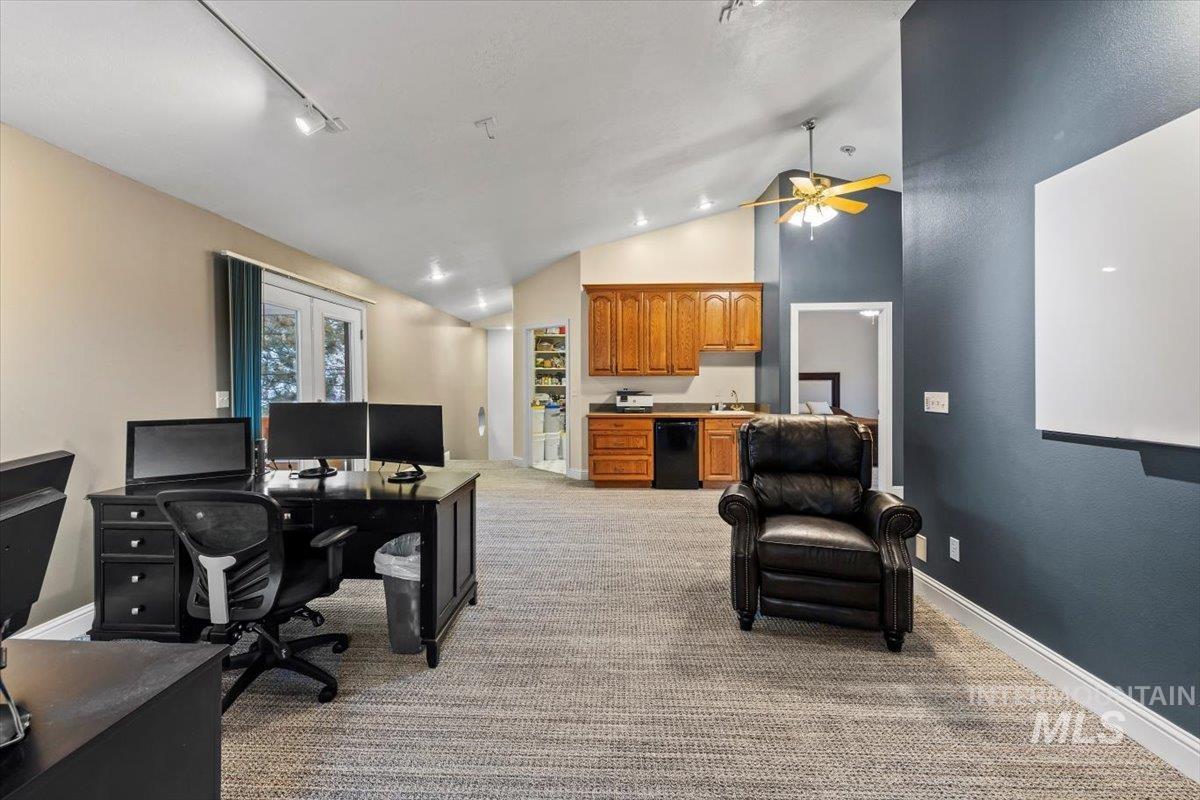 7 Spring Creek Rd