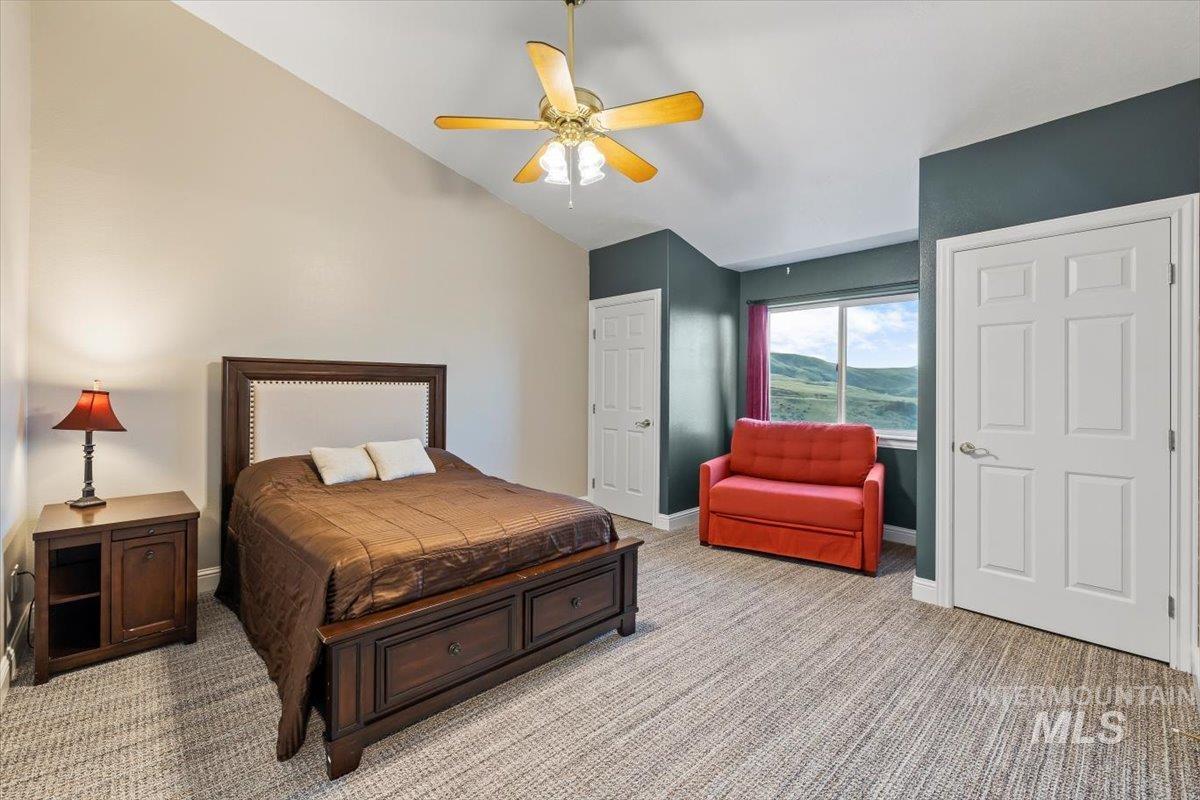 7 Spring Creek Rd