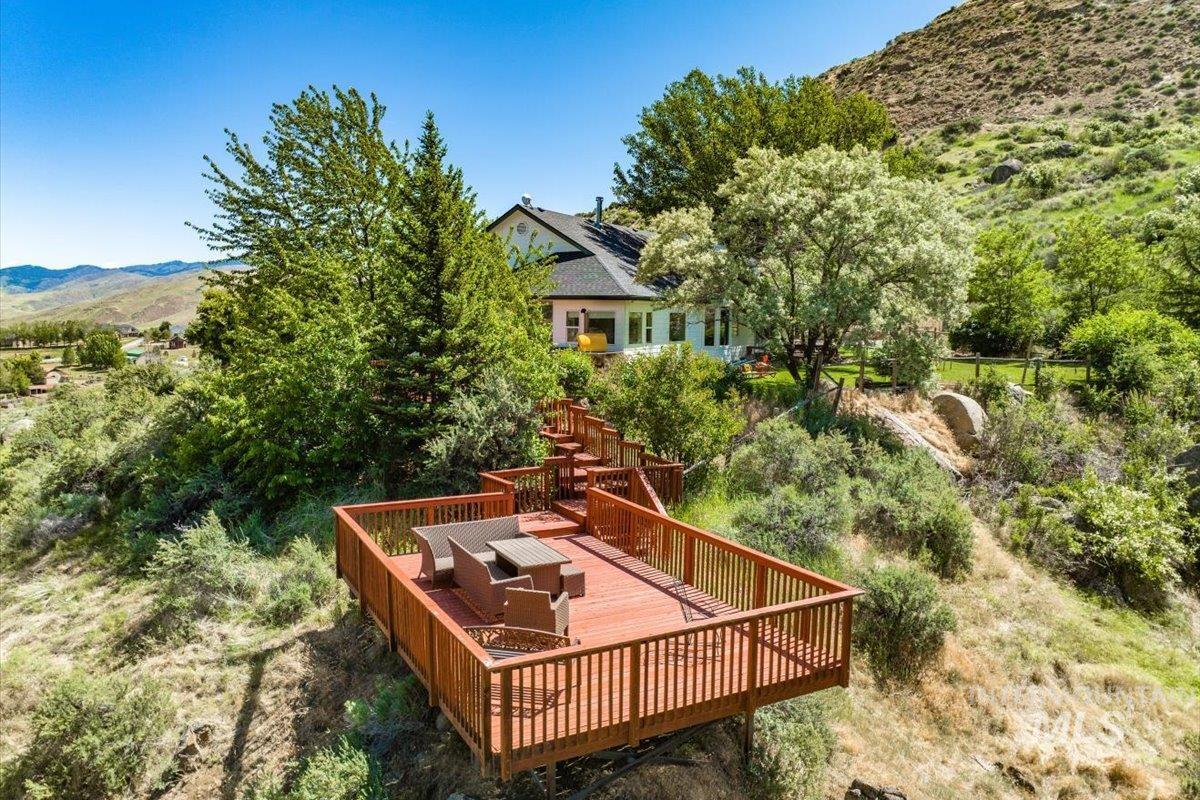 7 Spring Creek Rd