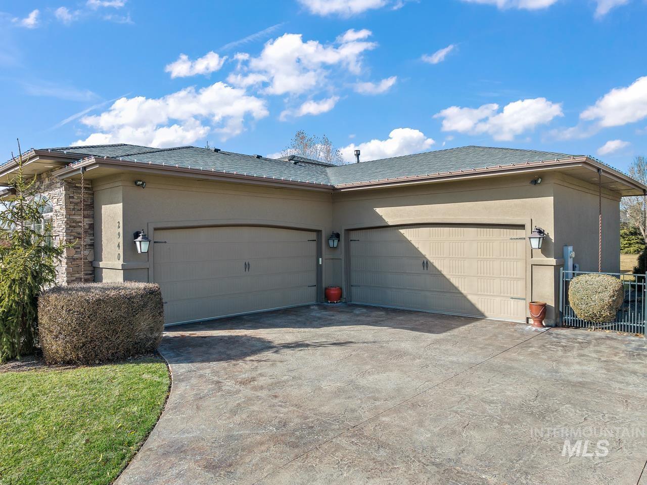 2940 W Chartwell Dr