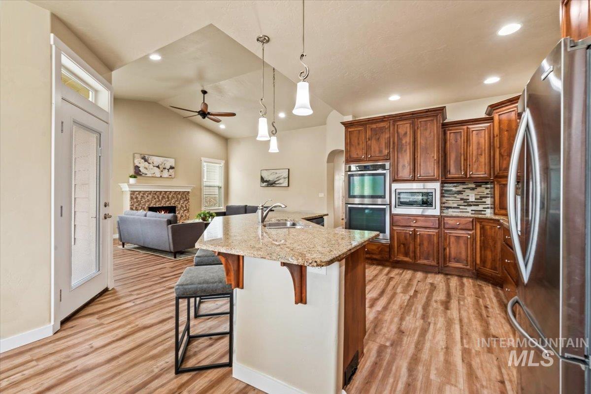 5228 W Parkridge Dr