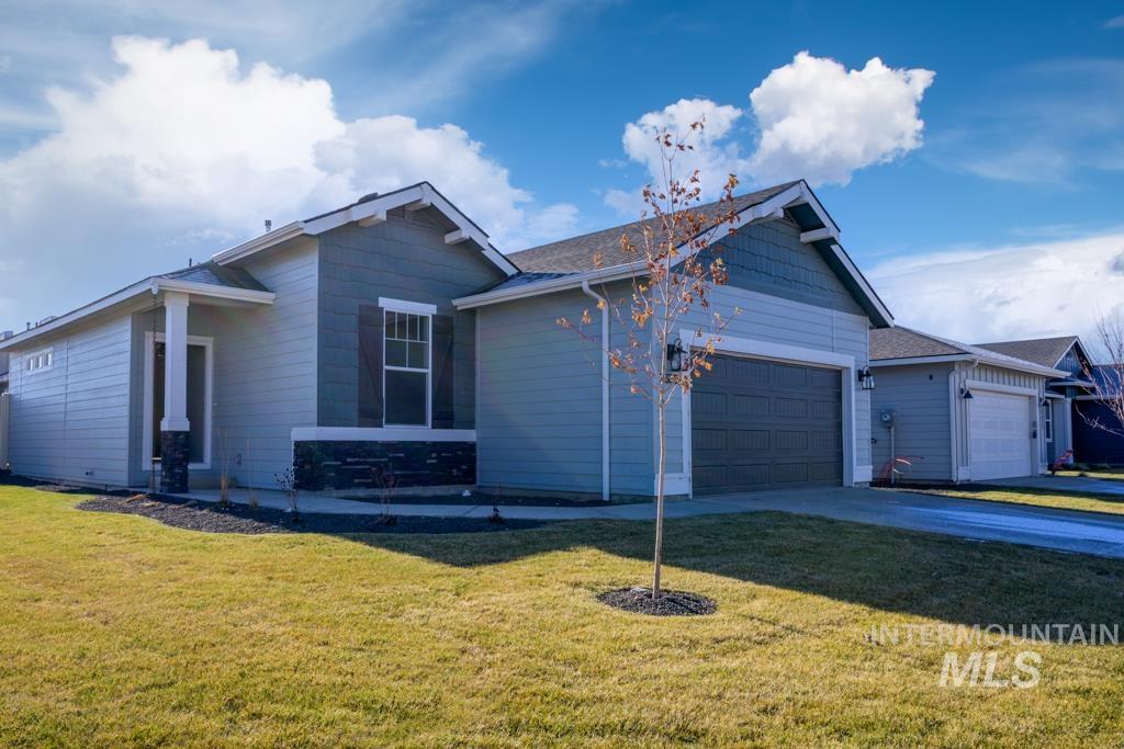 3355 W Remembrance Dr.
