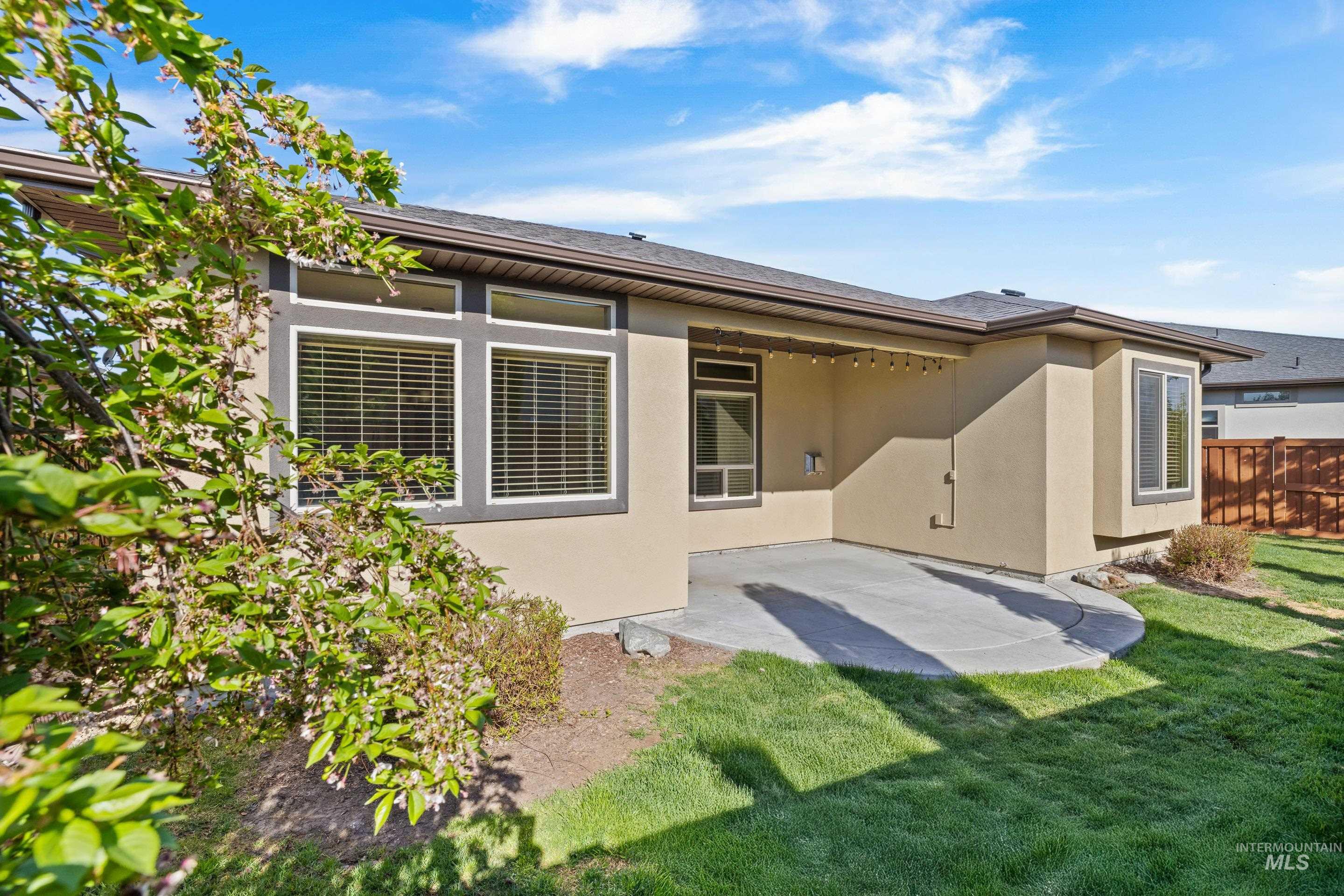 168 S Tresa Ave