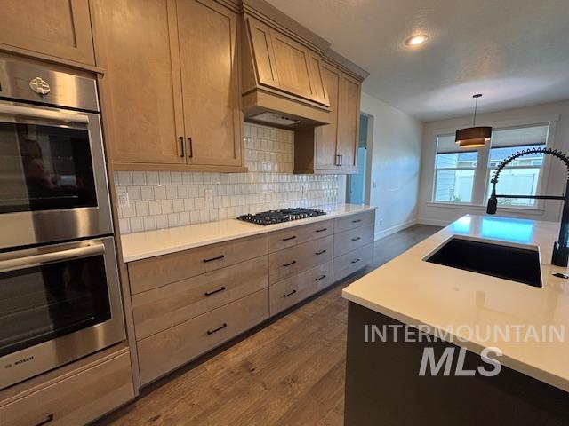 1950 N Meadow Wood Ave