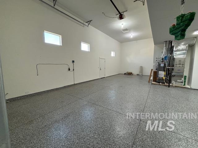 1950 N Meadow Wood Ave