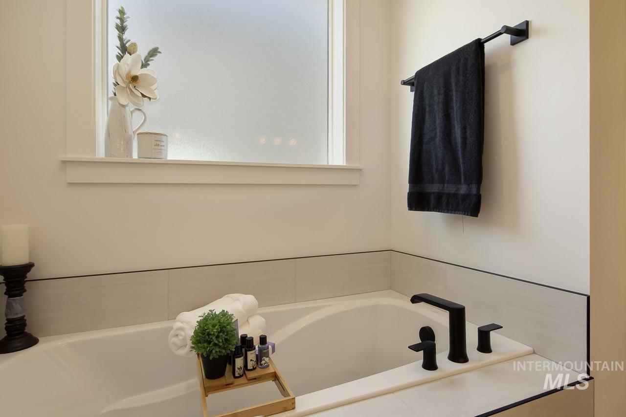 1950 N Meadow Wood Ave