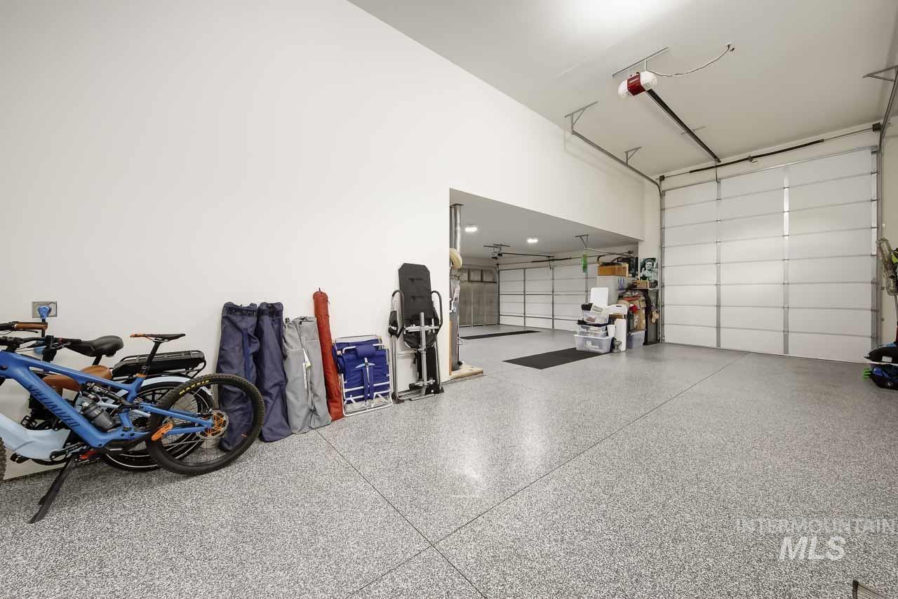 1950 N Meadow Wood Ave