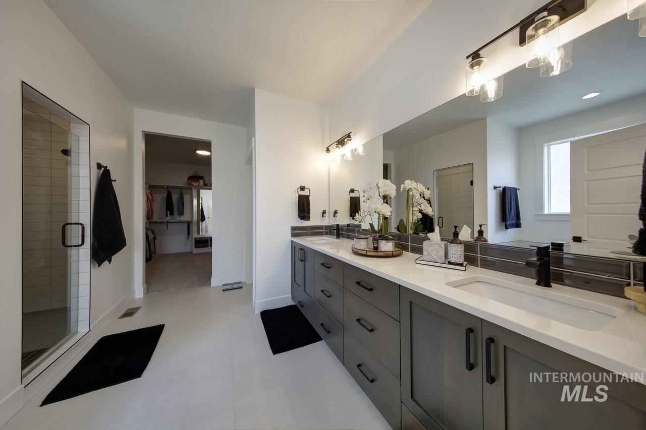 1950 N Meadow Wood Ave