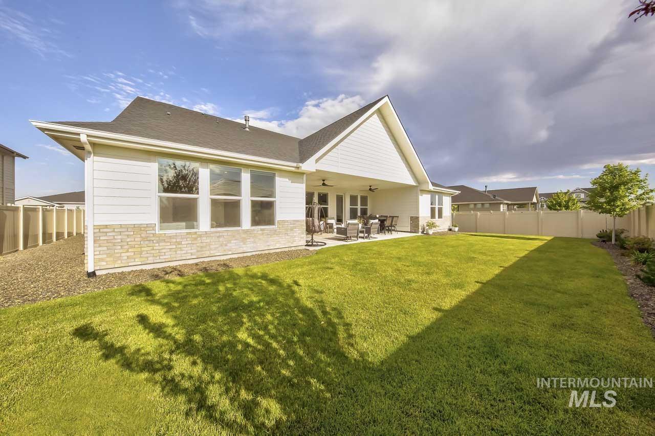 1950 N Meadow Wood Ave