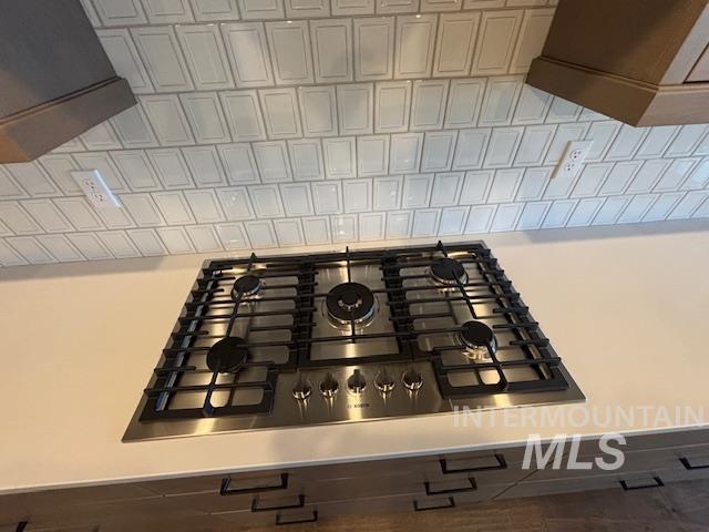 1950 N Meadow Wood Ave