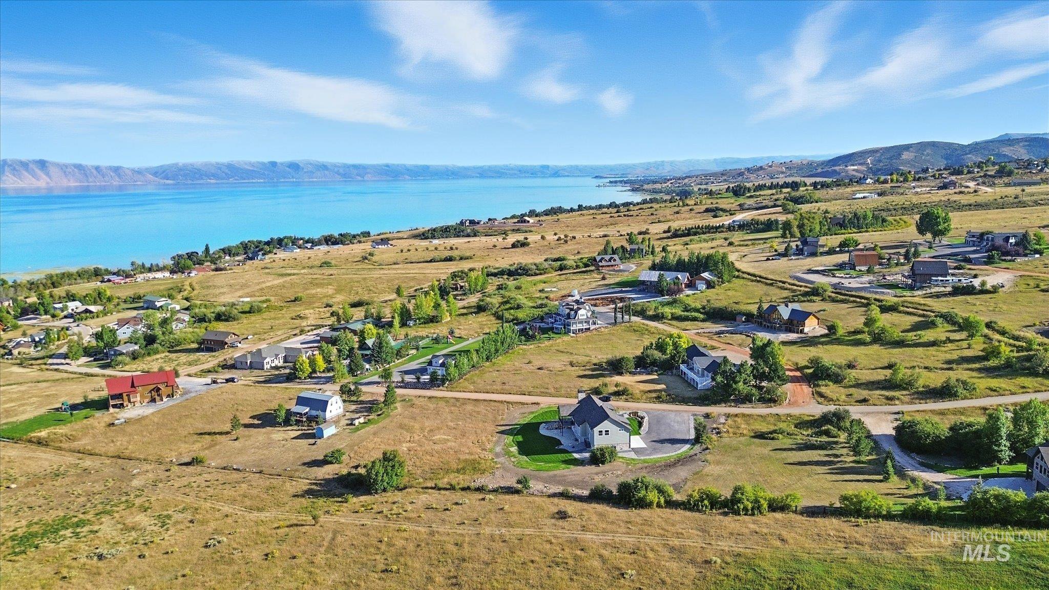 446 Lakeside Dr