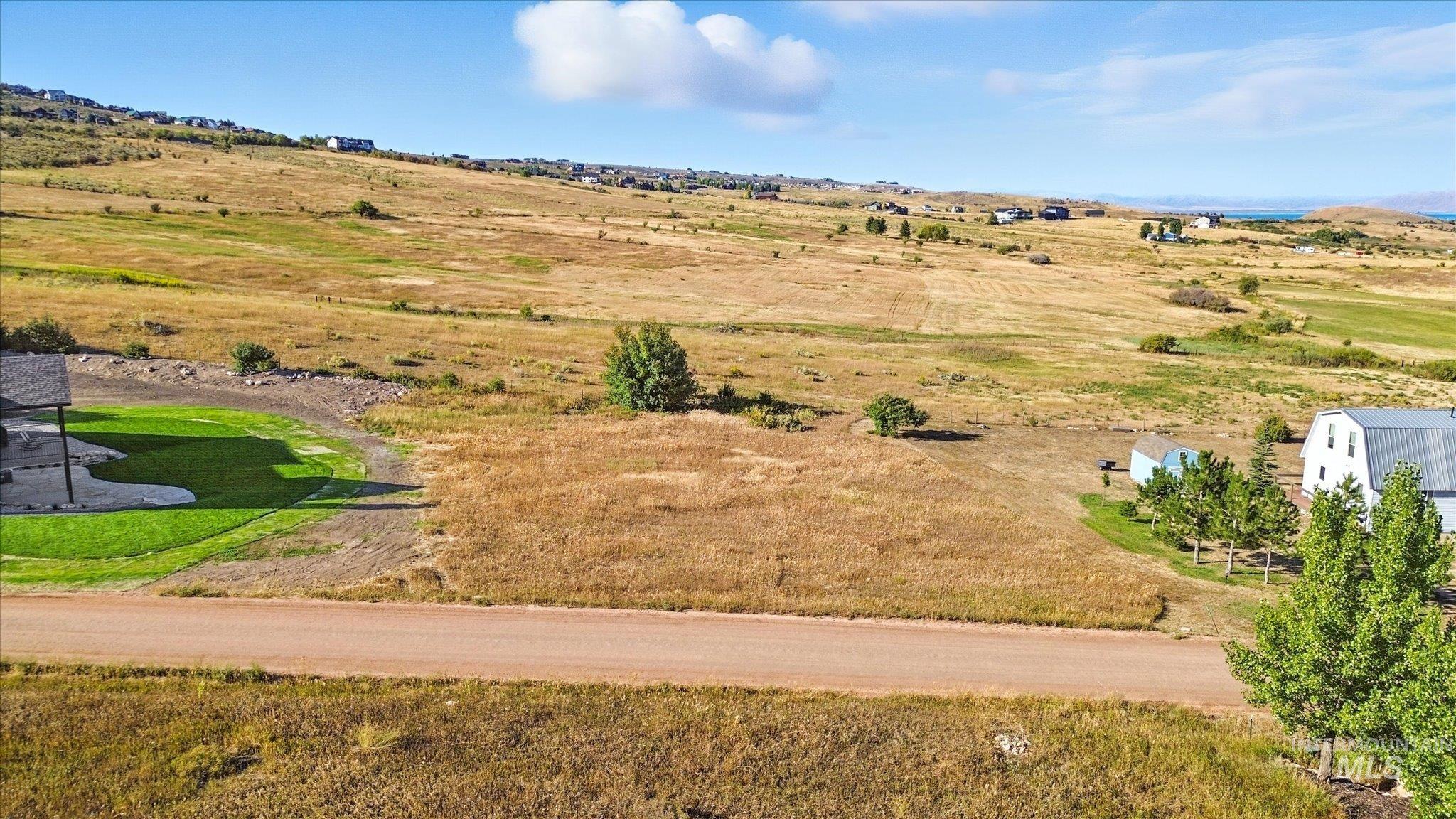 446 Lakeside Dr