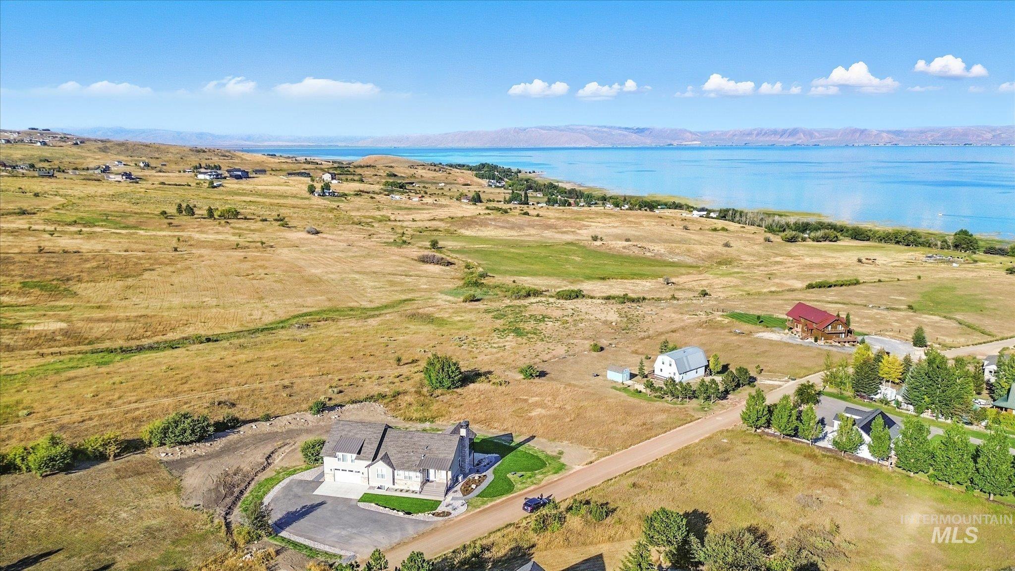 446 Lakeside Dr