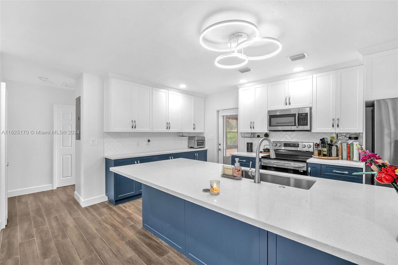 1230 SW 29th St