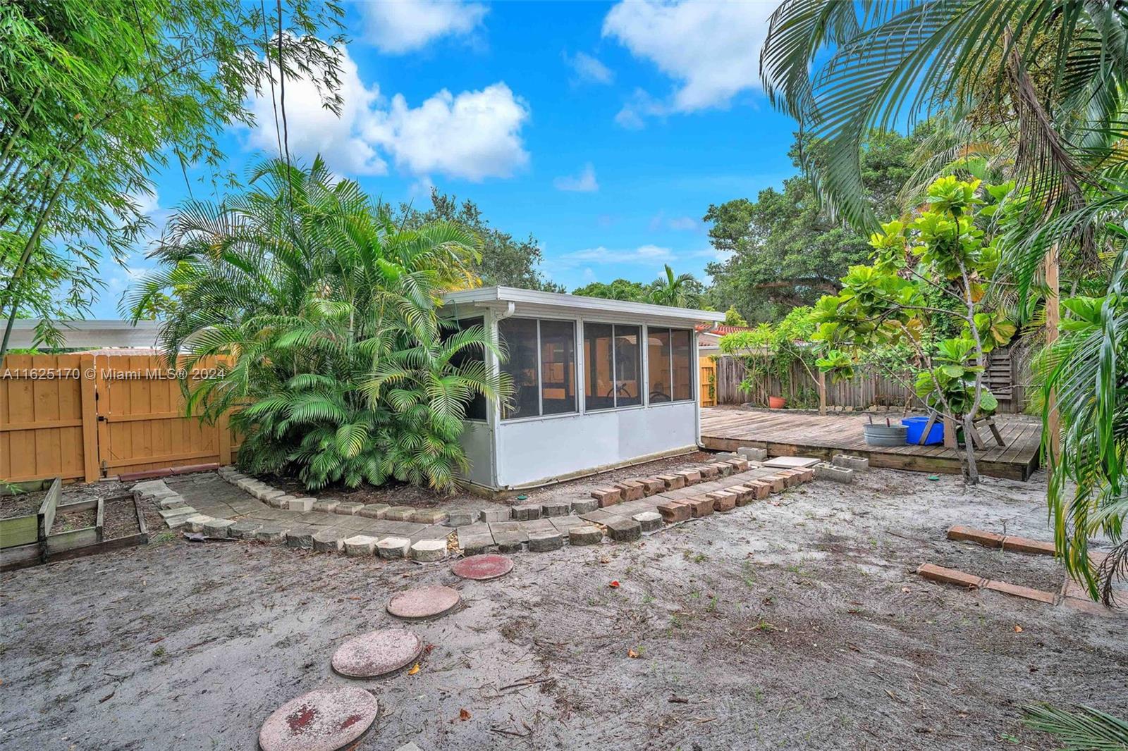 1230 SW 29th St