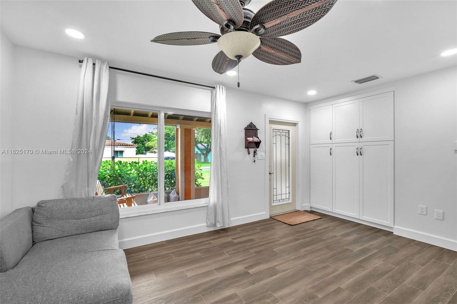 1230 SW 29th St