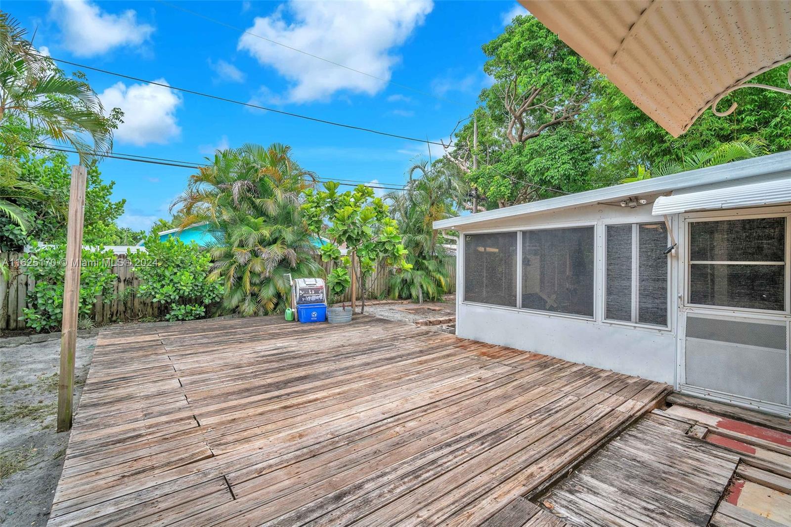 1230 SW 29th St