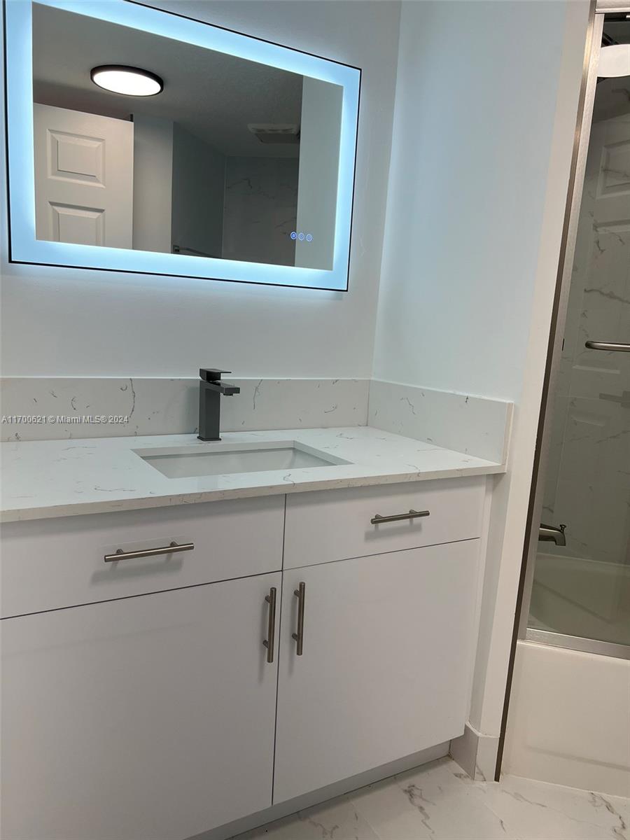 17275 Collins Ave # 302