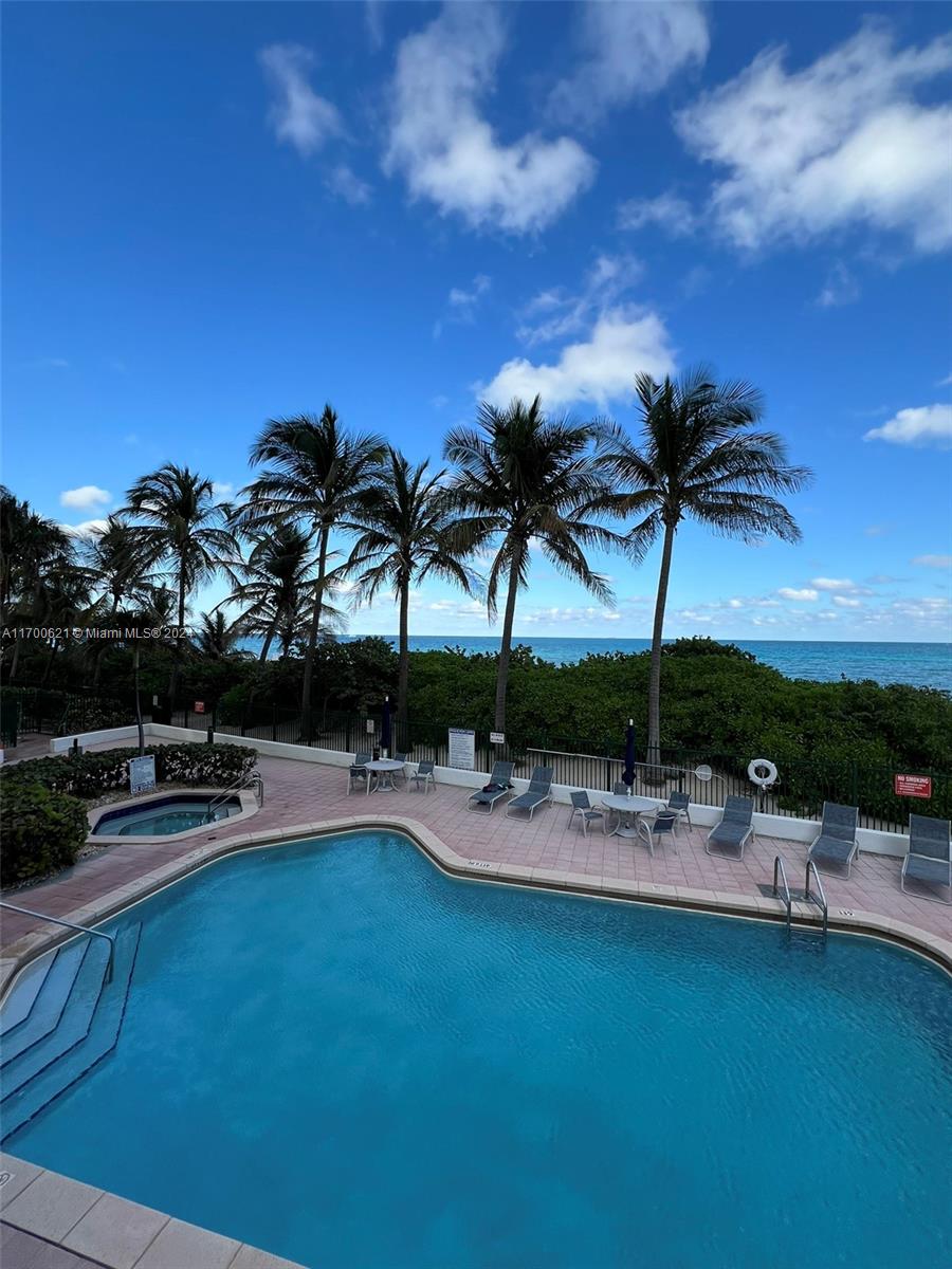 17275 Collins Ave # 302