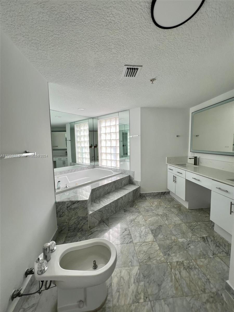 17275 Collins Ave # 302
