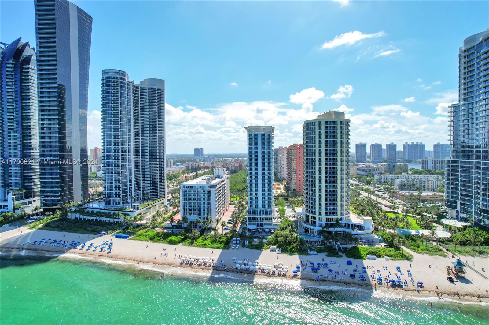 17275 Collins Ave # 302
