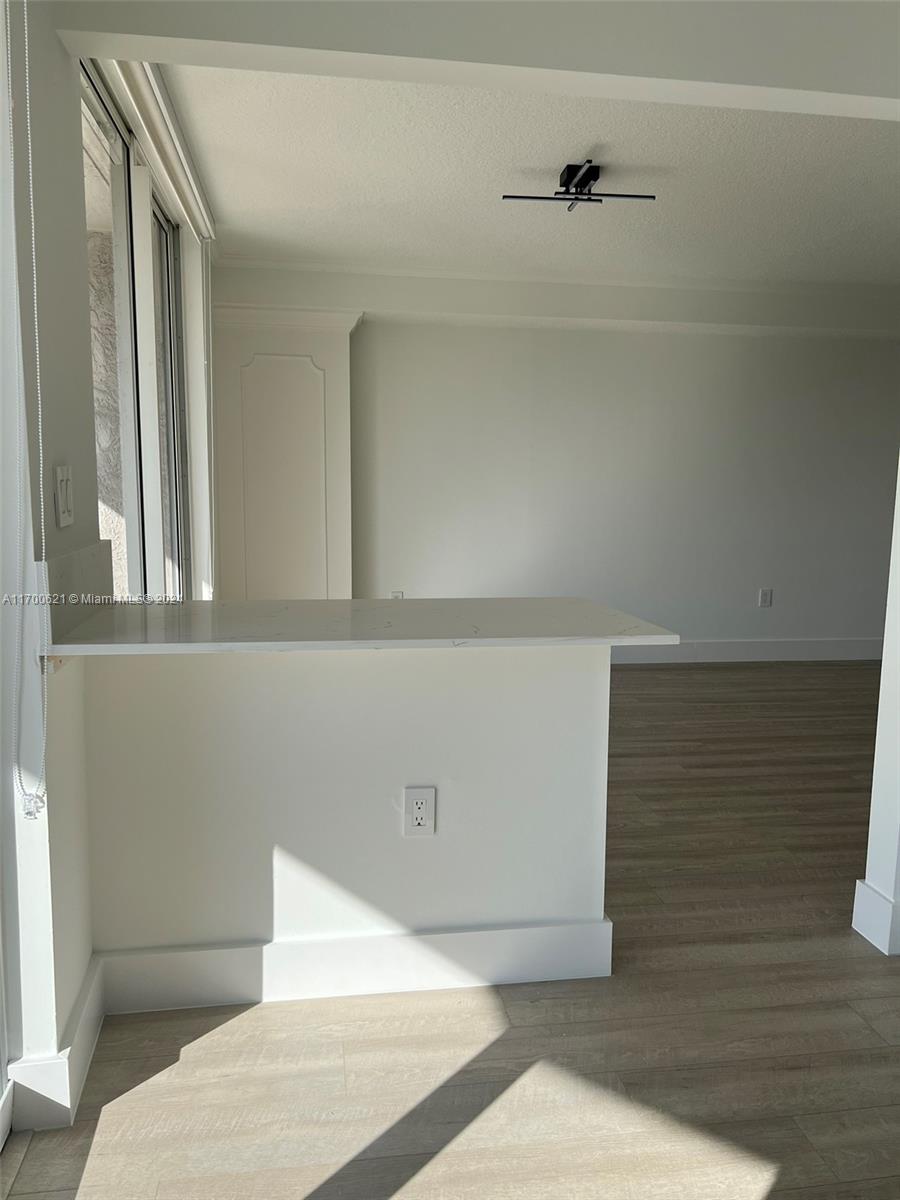 17275 Collins Ave # 302