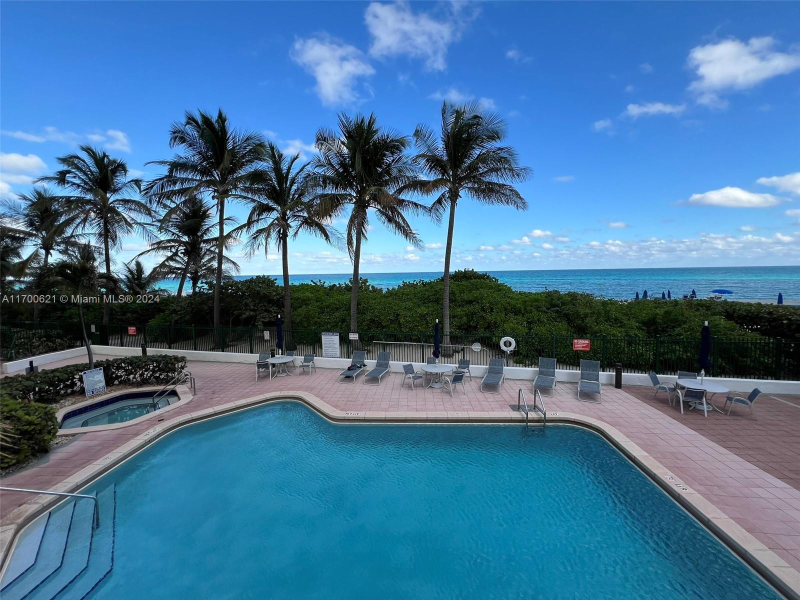 17275 Collins Ave # 302