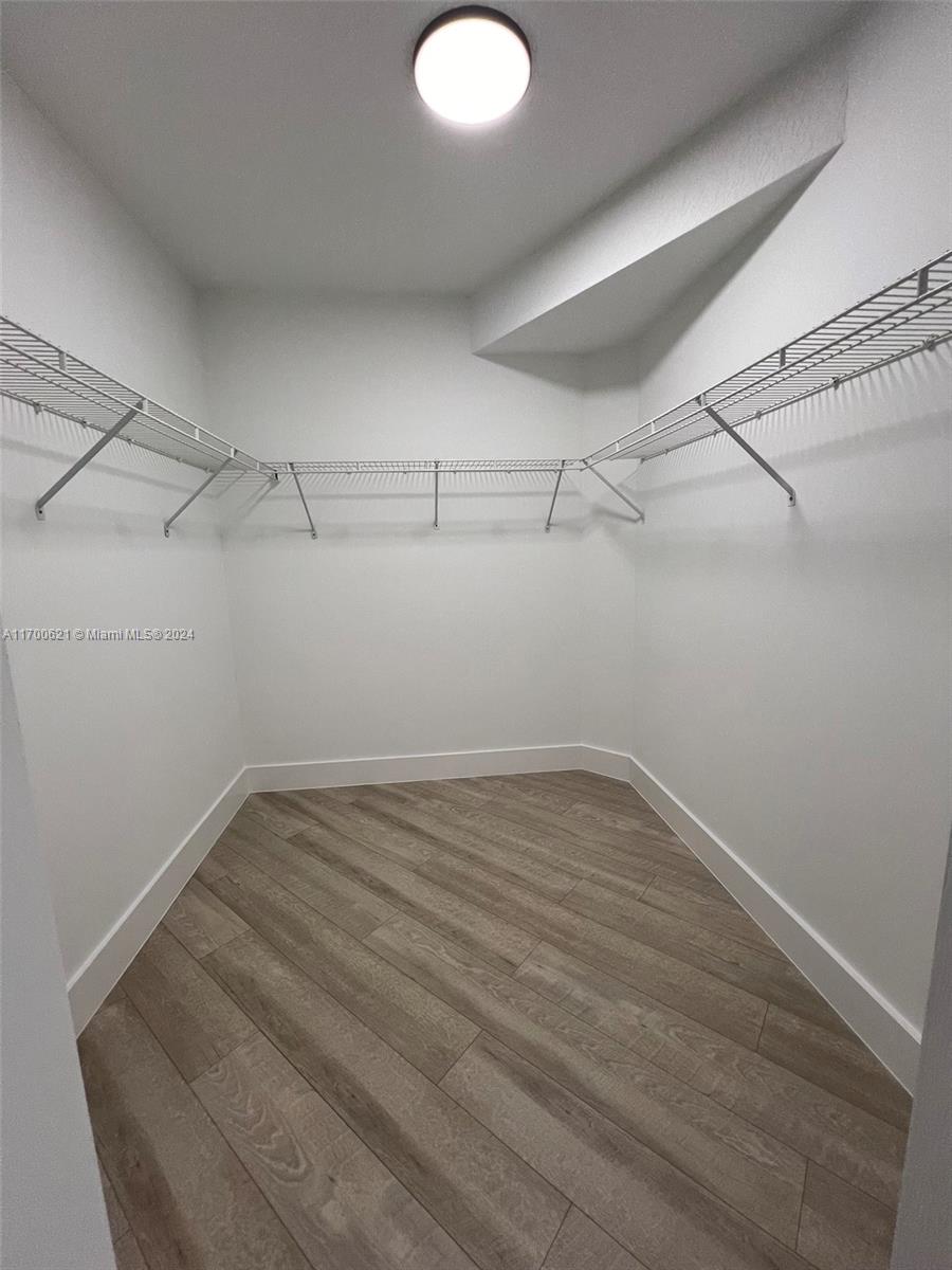 17275 Collins Ave # 302